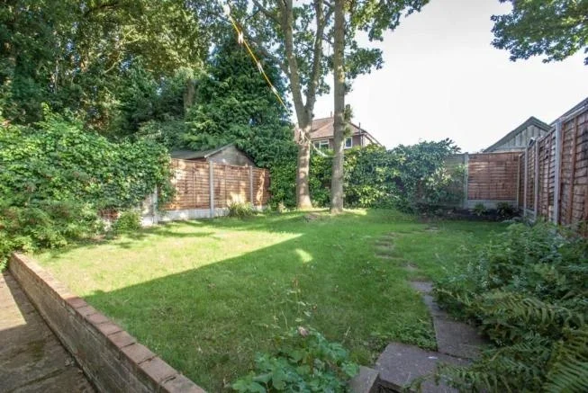 House Hamilton Crescent in Brentwood