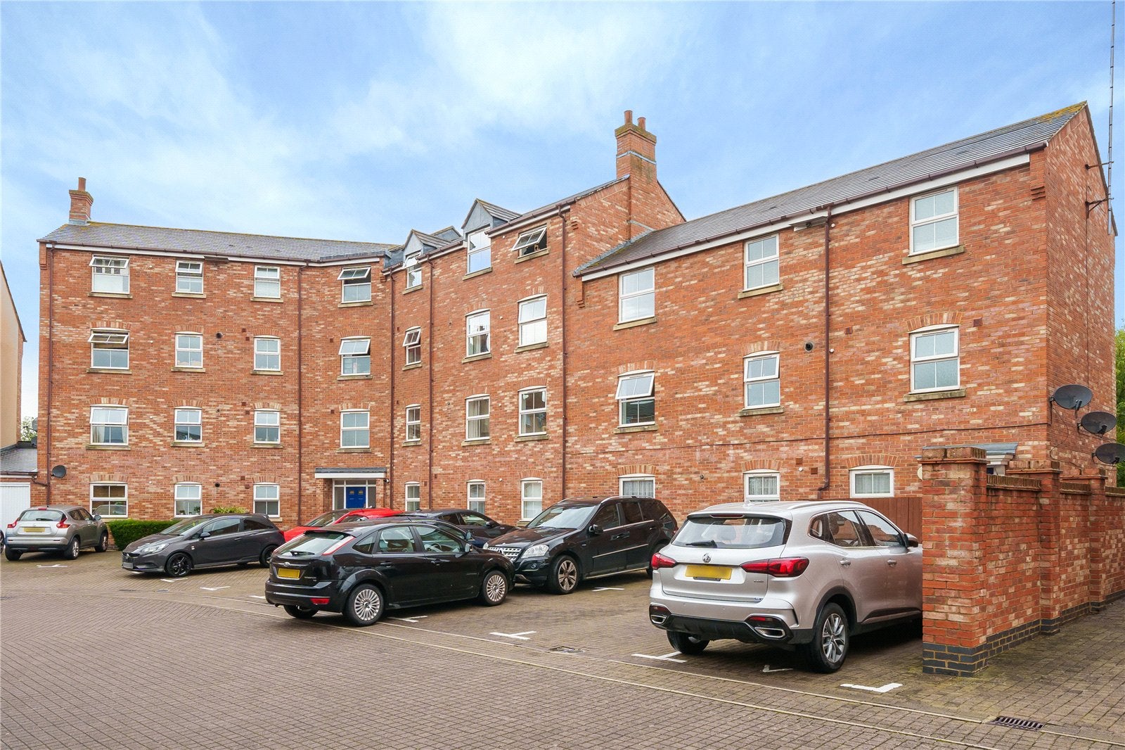 Flat Crowell Road in Chinnor