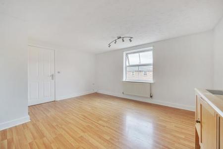 Flat Crowell Road in Chinnor