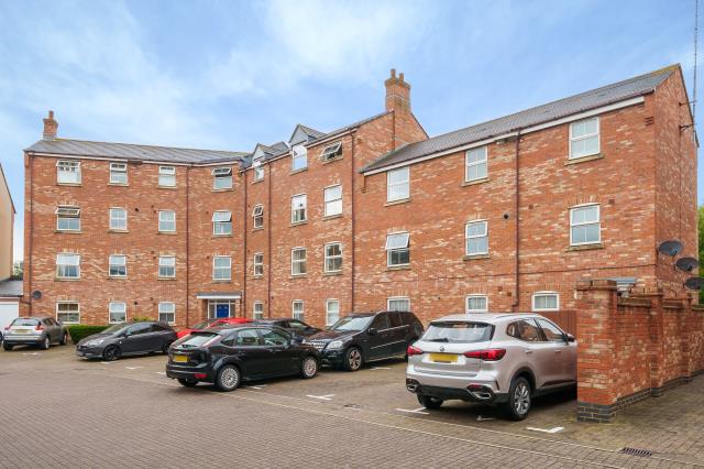 Flat Crowell Road in Chinnor