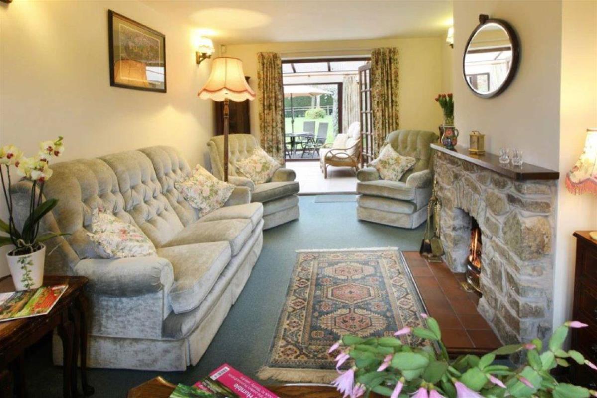 House Ludlow Bypass in Ashford Carbonell