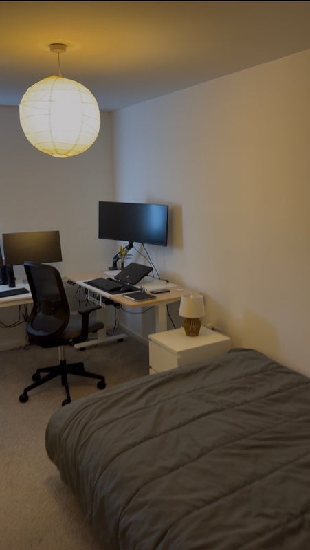 Room Elmira Way in Salford