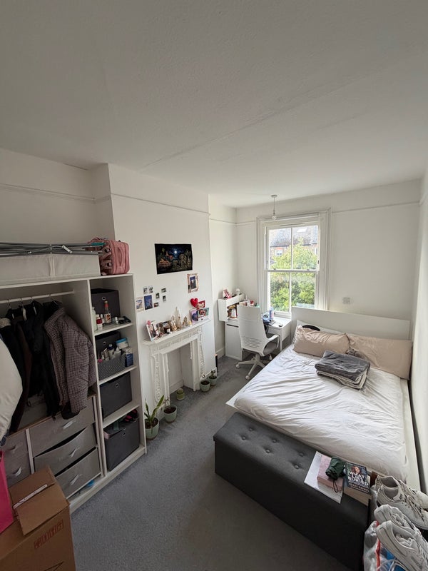 Room Pirbright Road in Greater London