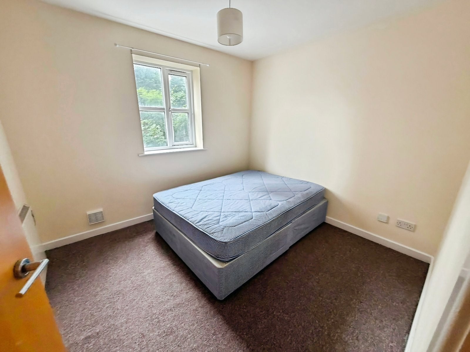 Flat Turlow Court in Leeds