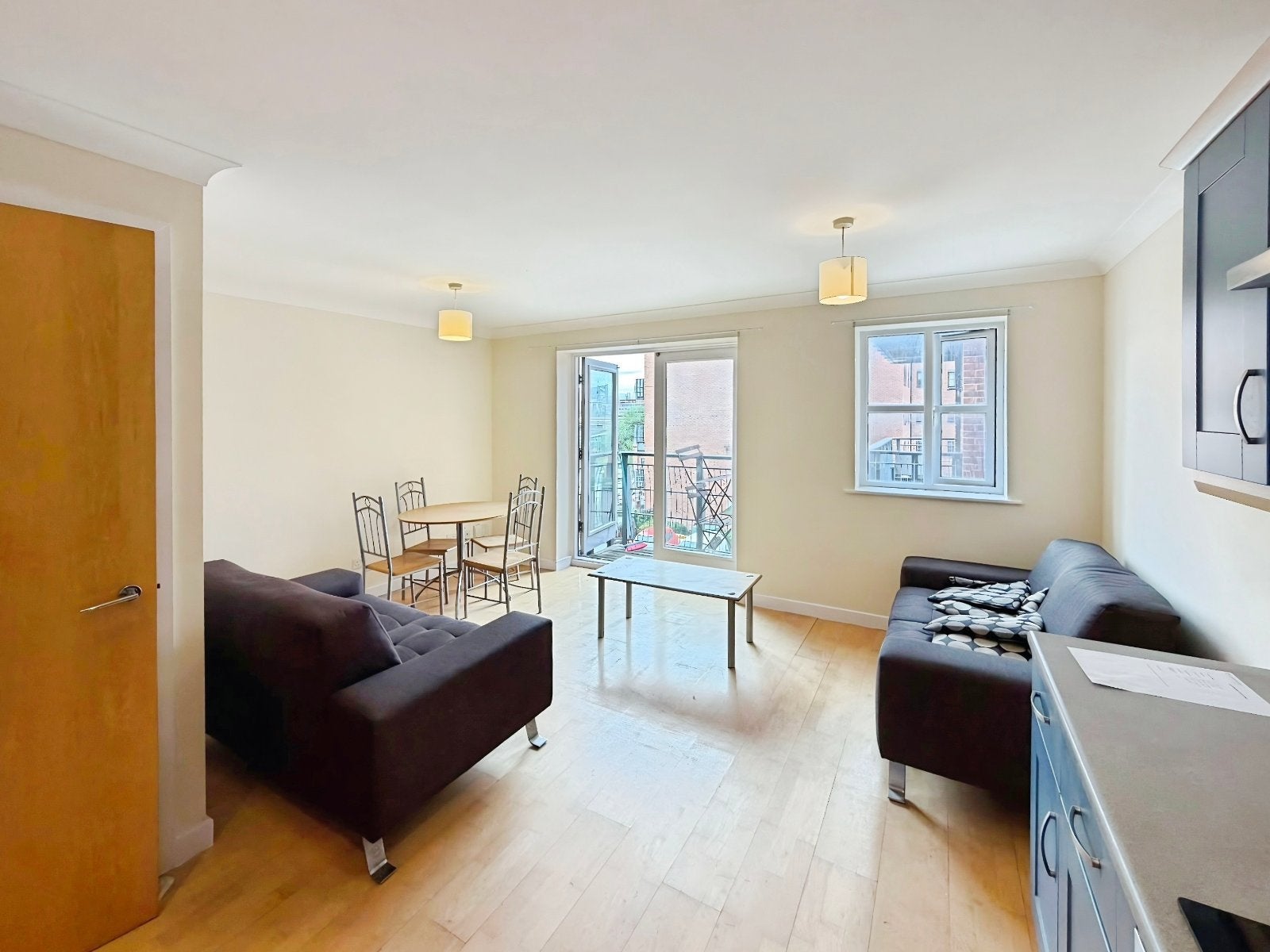Flat Turlow Court in Leeds