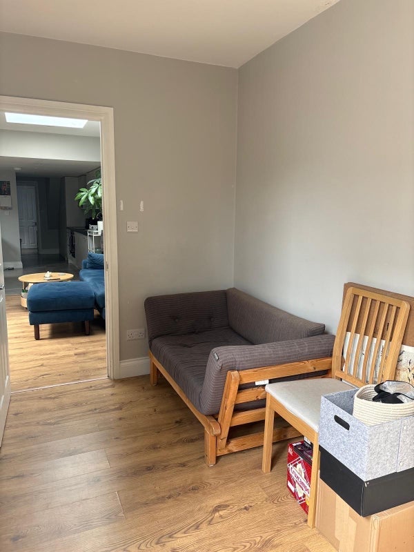 Flat Brockley Road in Greater London