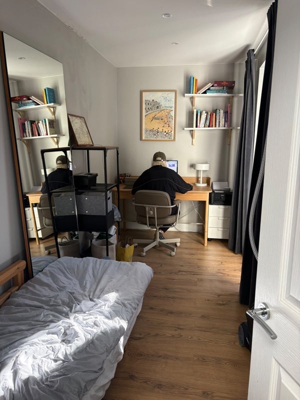 Flat Brockley Road in Greater London