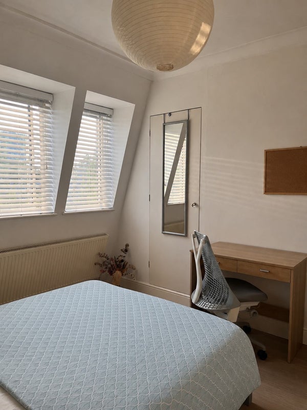 Room Clarence Road in Greater London