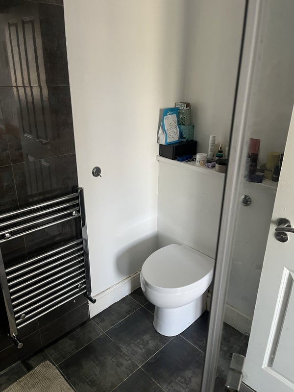 Room Clarence Road in Greater London