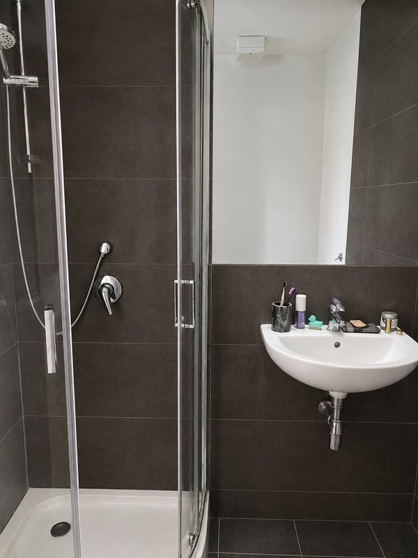 Room Clarence Road in Greater London