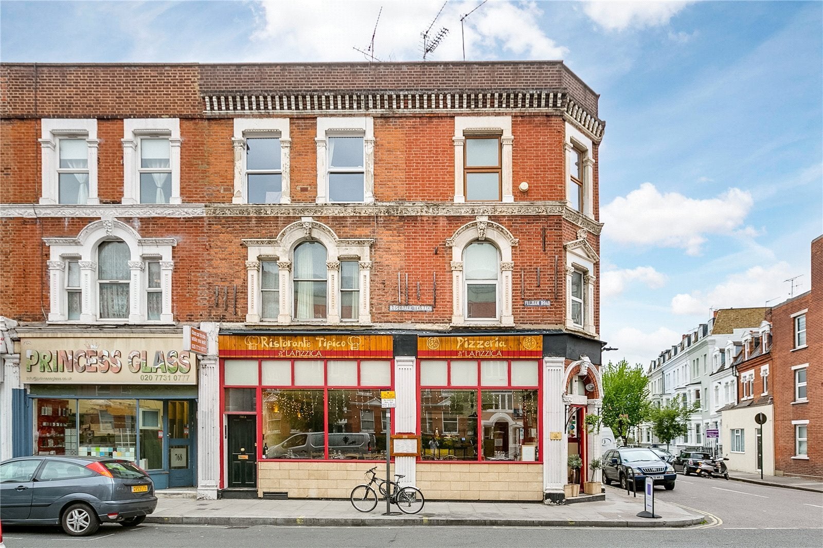 Flat Fulham Road in Greater London