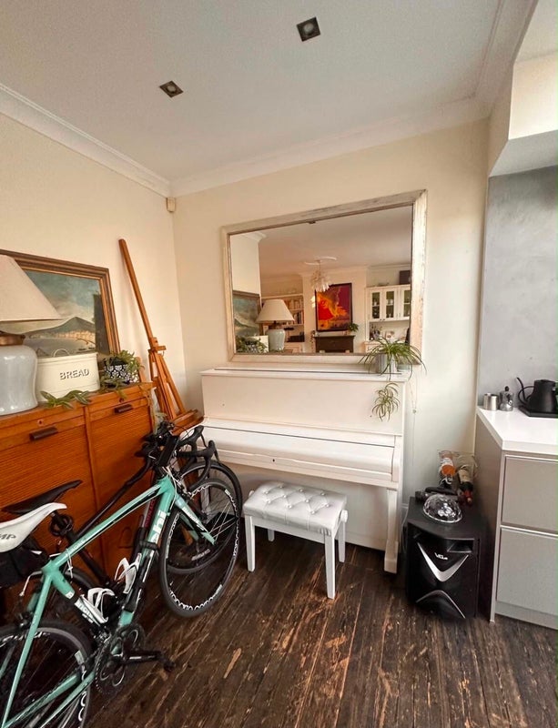 Room Alfriston Road in Greater London