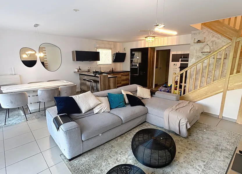 Maison rue des Lauriers à Cranves-Sales