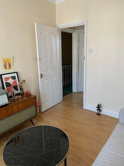 Flat Blackhorse Lane in Greater London