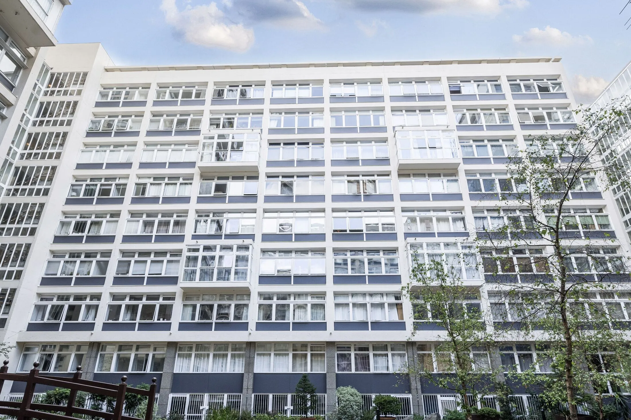 Flat Newington Causeway in Greater London
