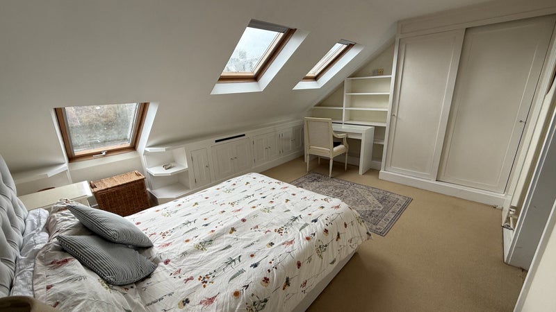 Room Worfield Street in Greater London
