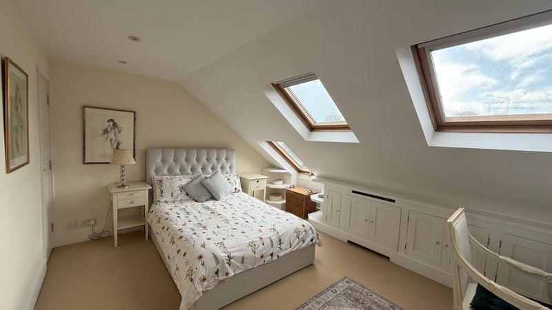 Room Worfield Street in Greater London