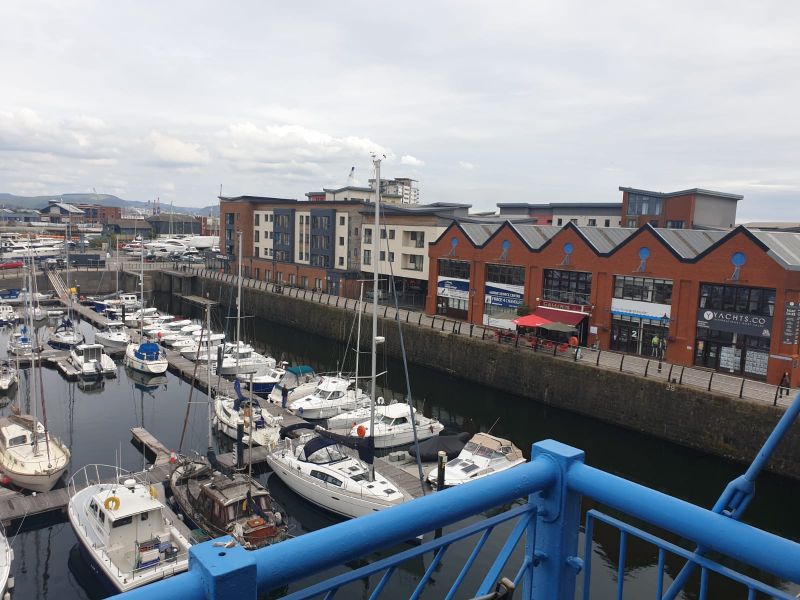 Flat Abernethy Quay in Swansea