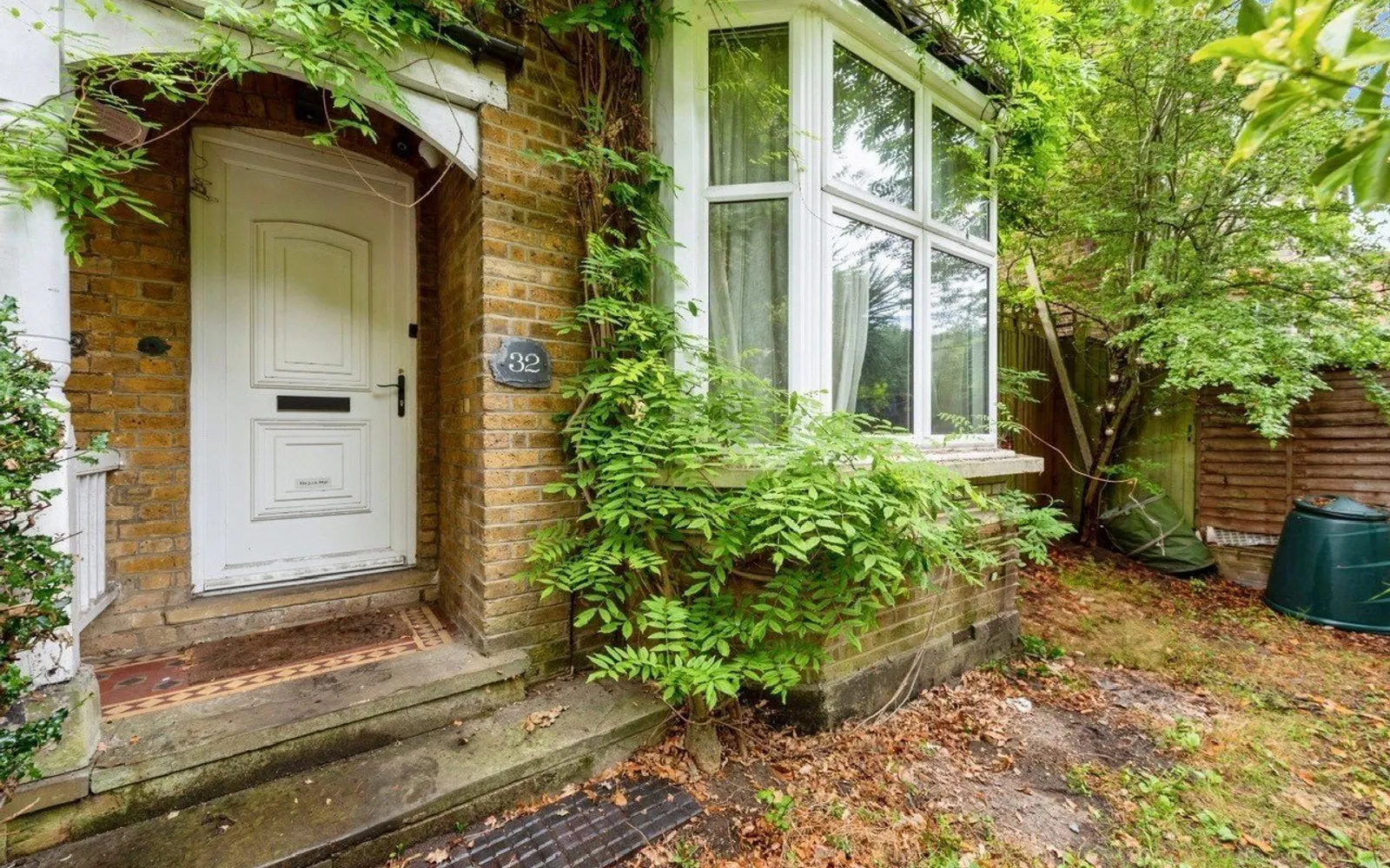 House Eastworth Road in Borough of Runnymede