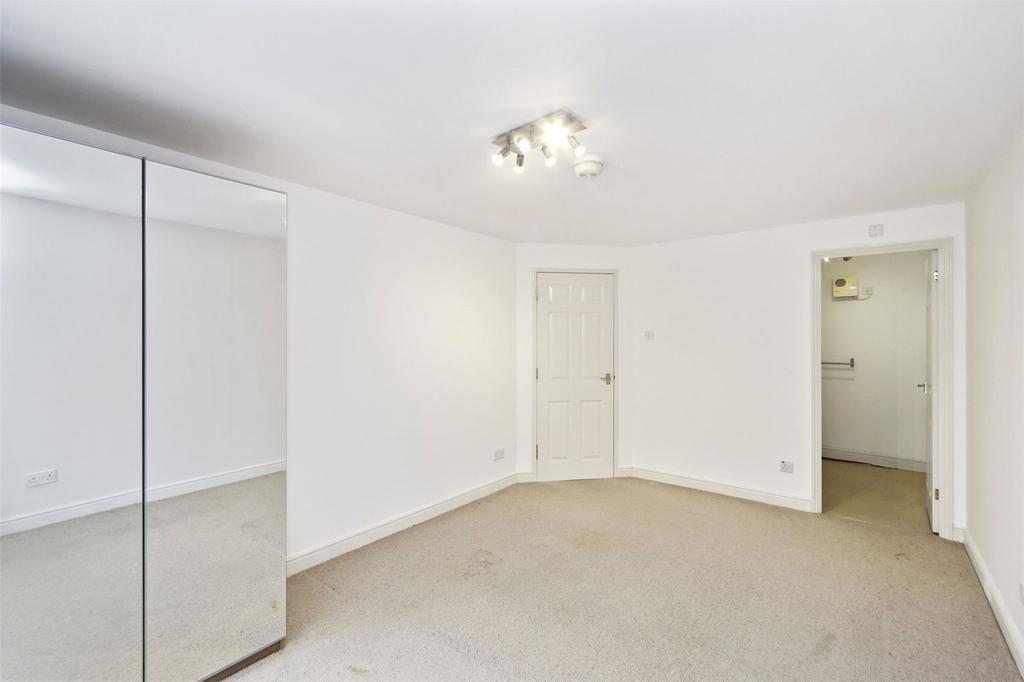 Flat Glaisher Street in Greater London