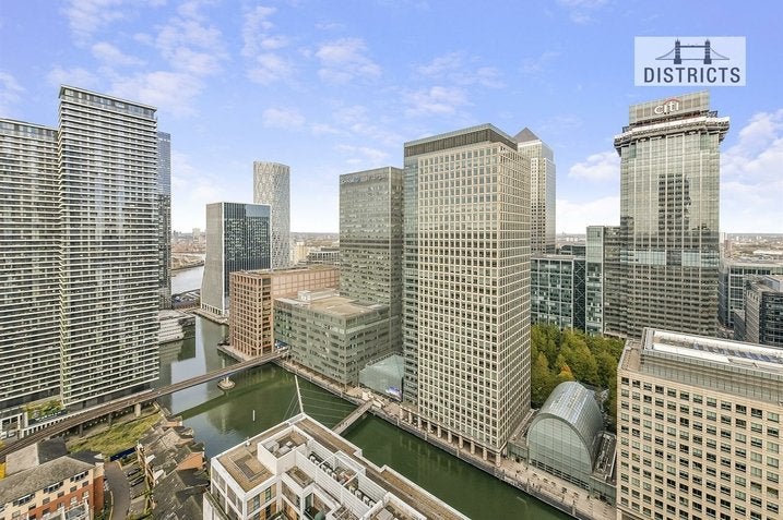 Flat South Quay Square in Greater London