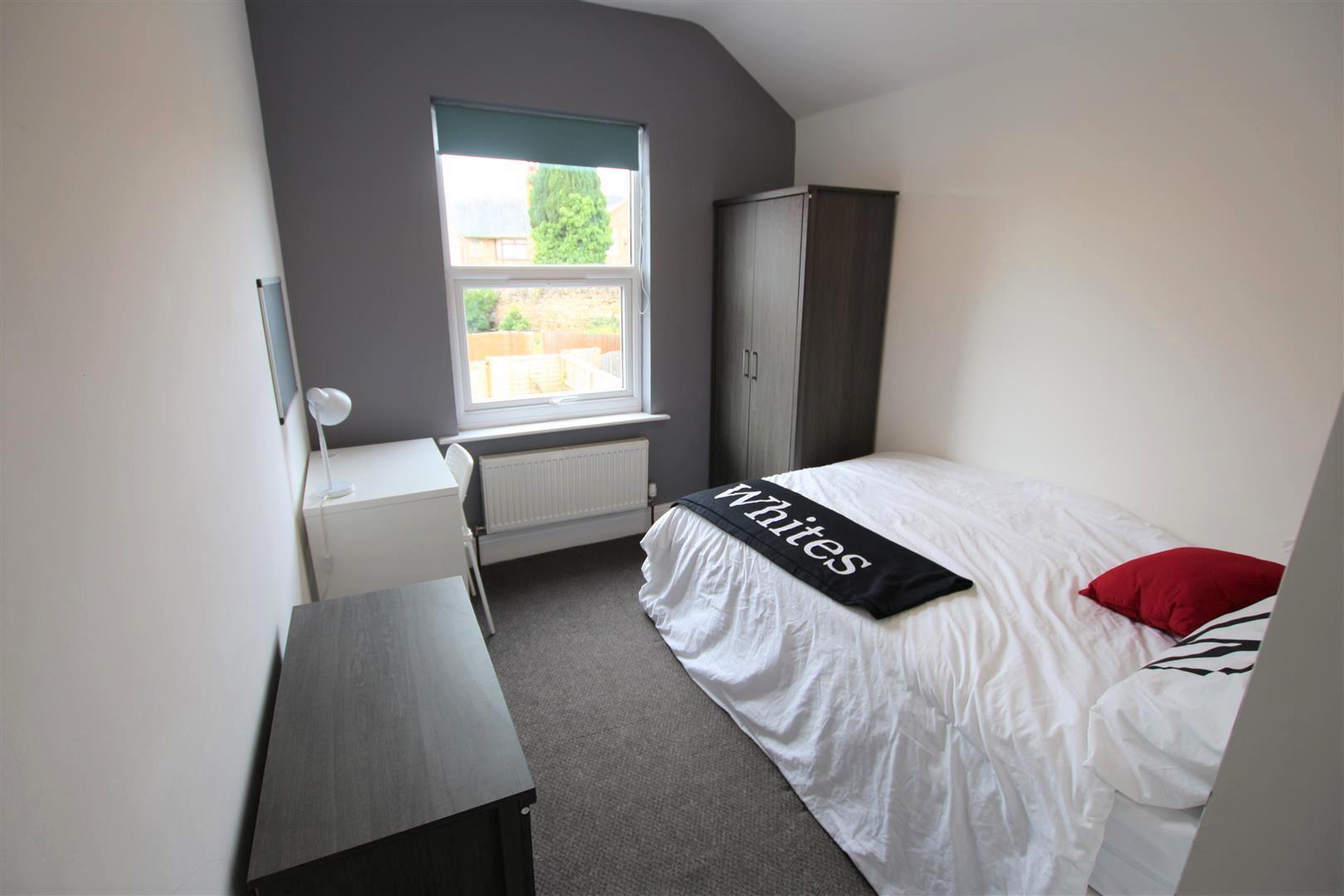 Room Allen Road in Northampton