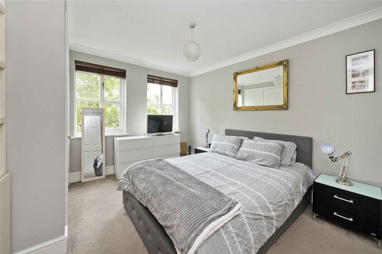Flat Sycamore Mews in Greater London