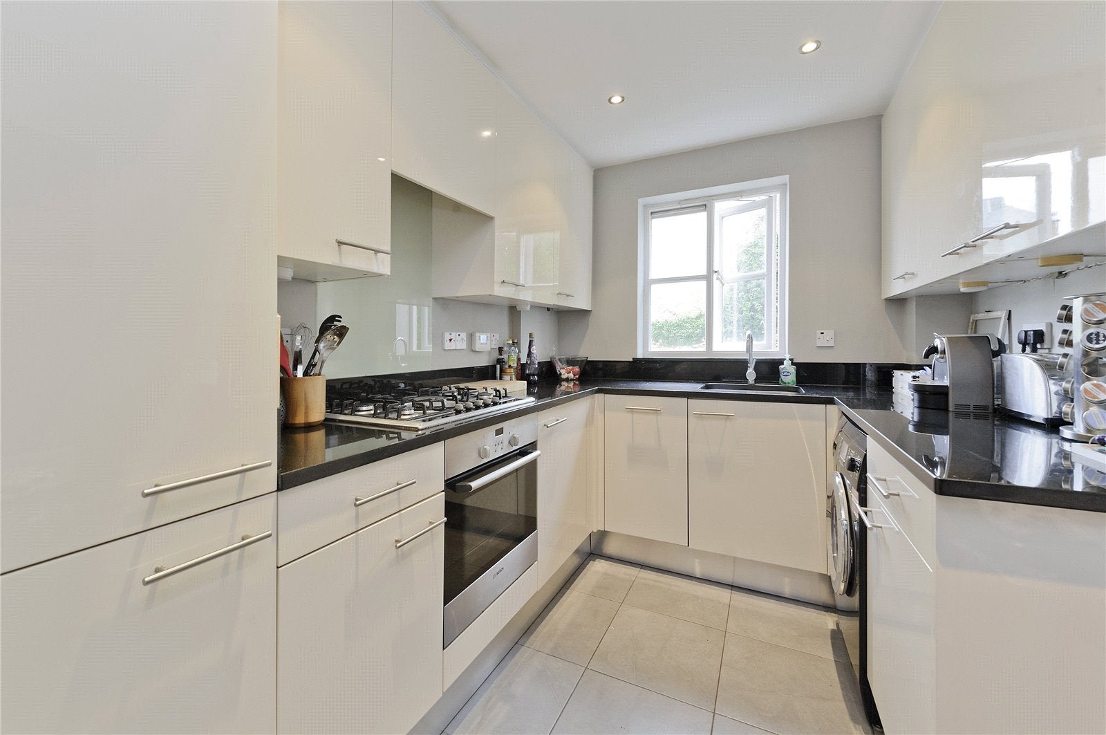 Flat Sycamore Mews in Greater London