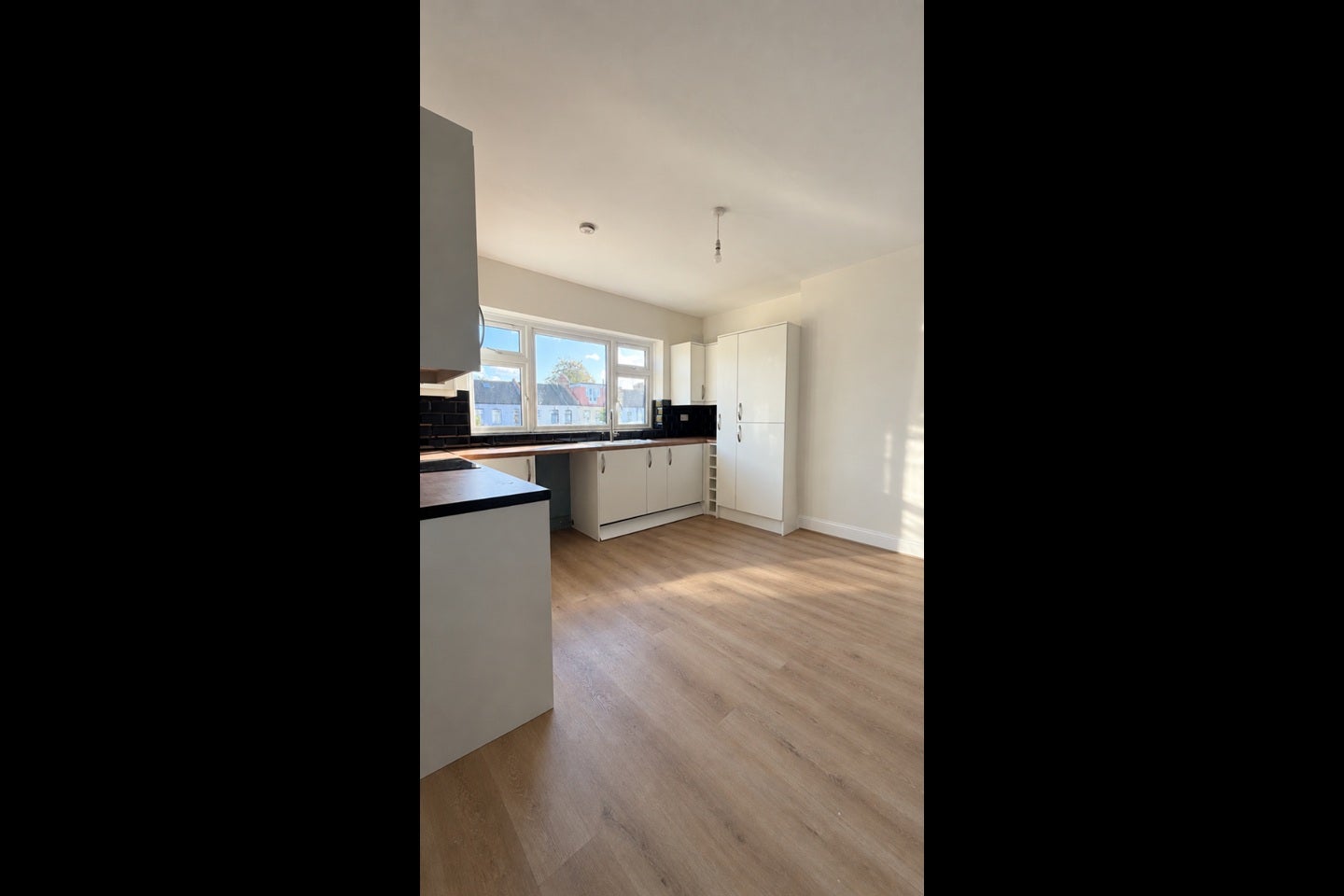 Flat Breamore Road in Greater London