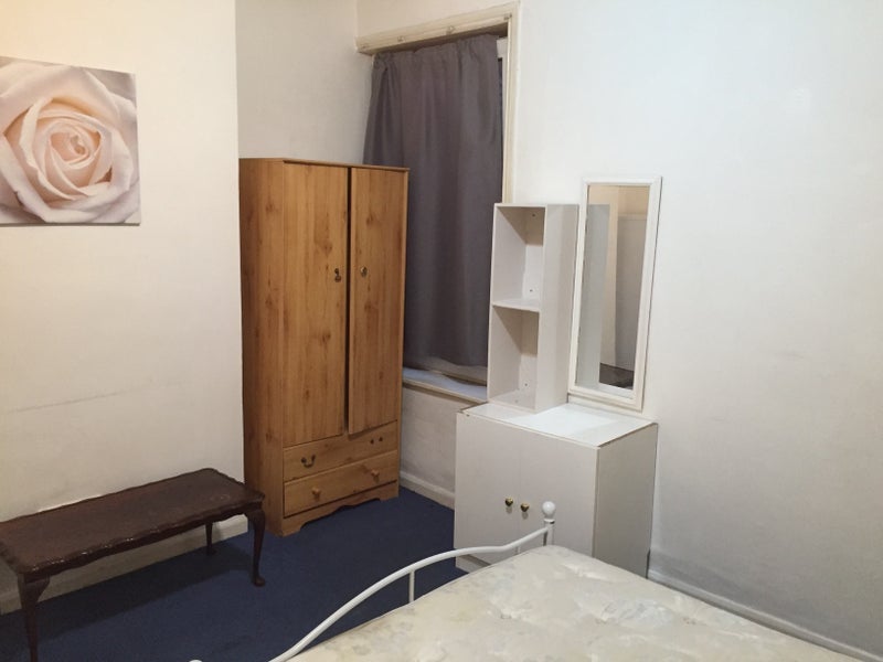 Room Ballards Lane in Greater London