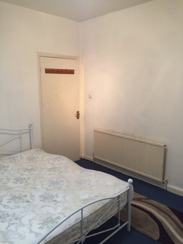 Room Ballards Lane in Greater London