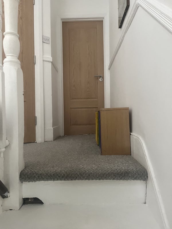 Room Strathearn Road in Greater London