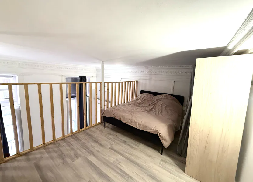 Flat Place Bellecour in Lyon