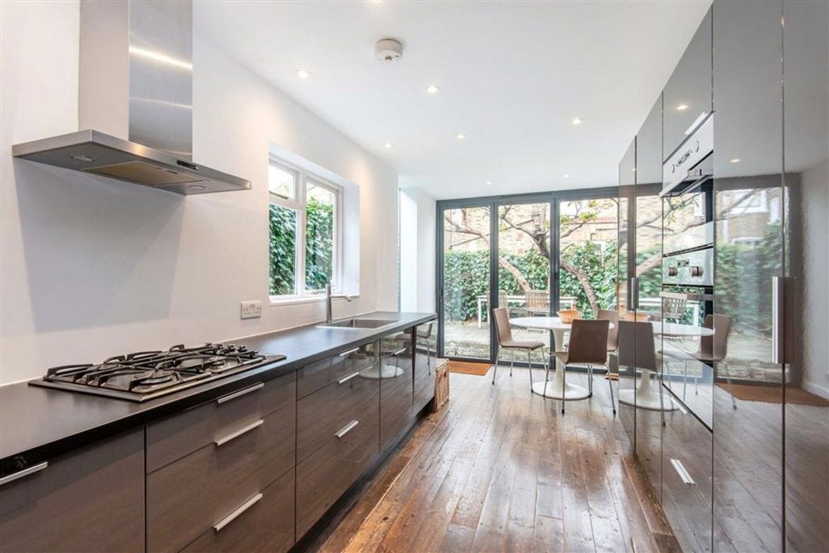 House Wellington Row in Greater London