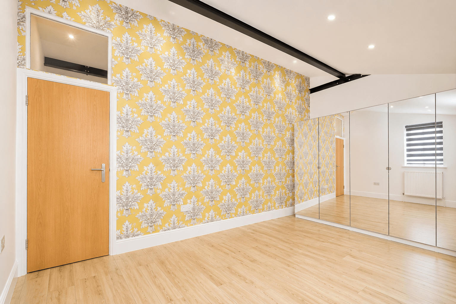 Flat Lewisham Way in Greater London