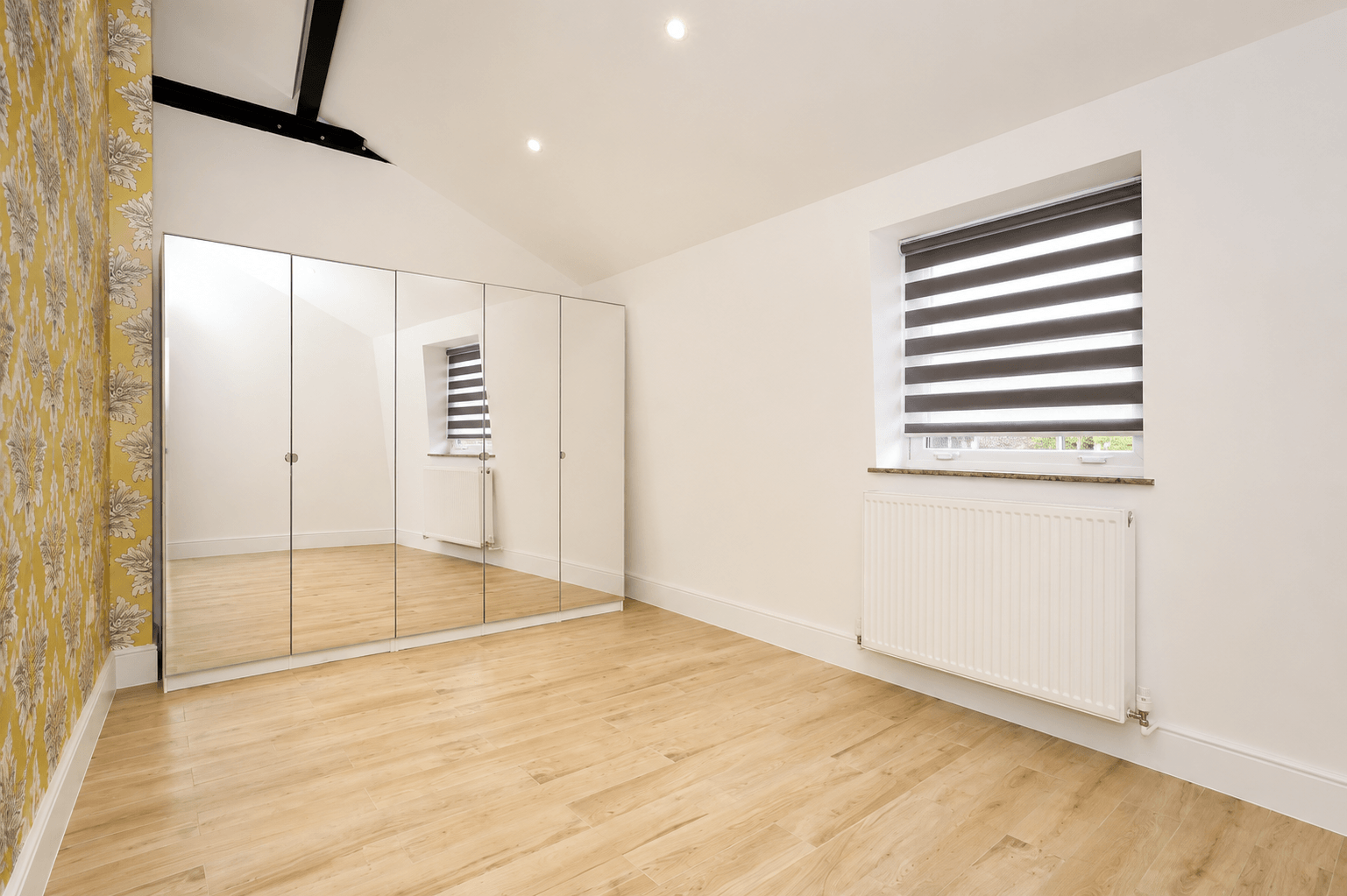 Flat Lewisham Way in Greater London