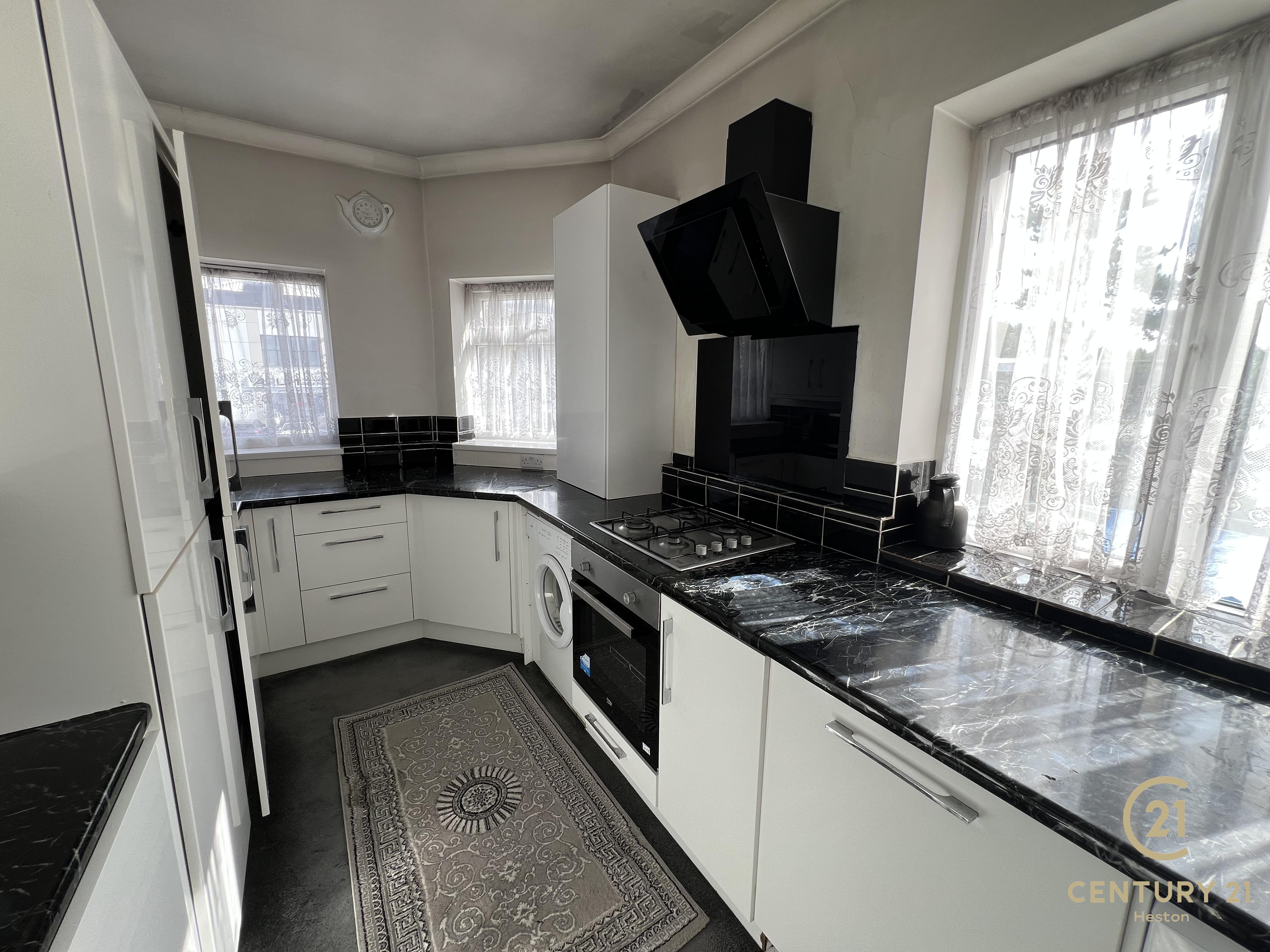 Flat Molesey Road in Elmbridge