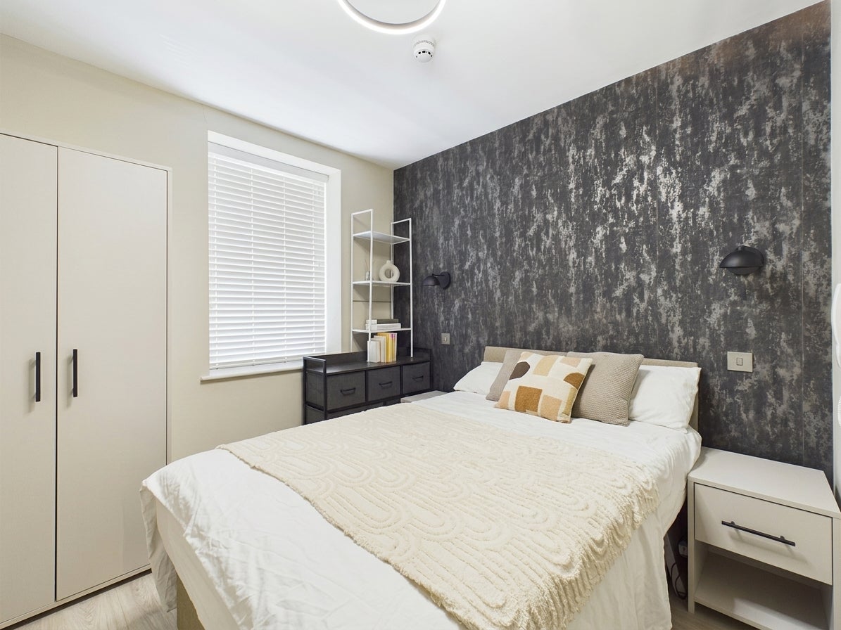 Room Southgate Street in Gloucester