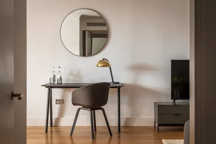 Flat Kensington High Street in Greater London