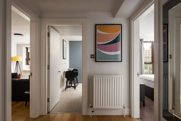 Flat Kensington High Street in Greater London