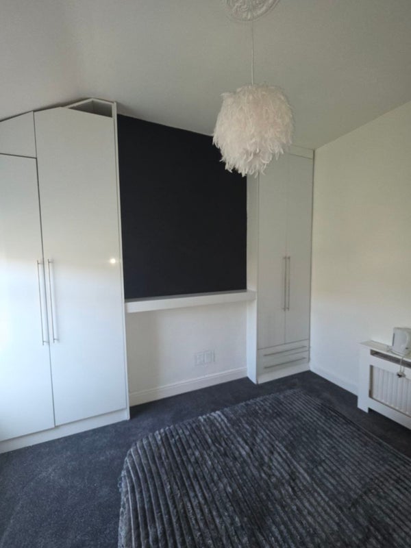 Room Worcester Road in Bootle