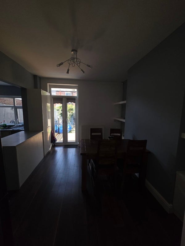Room Worcester Road in Bootle