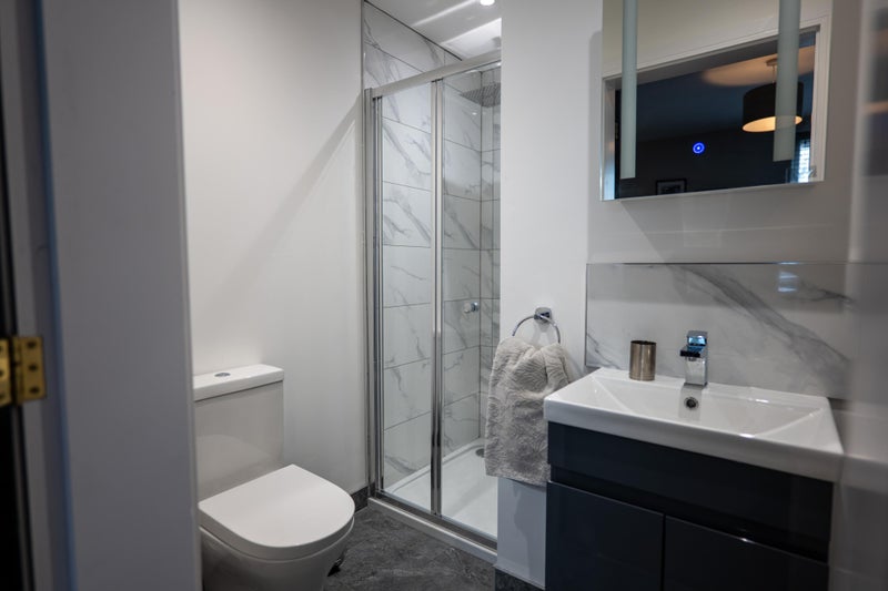 Room Albert Road in Tamworth