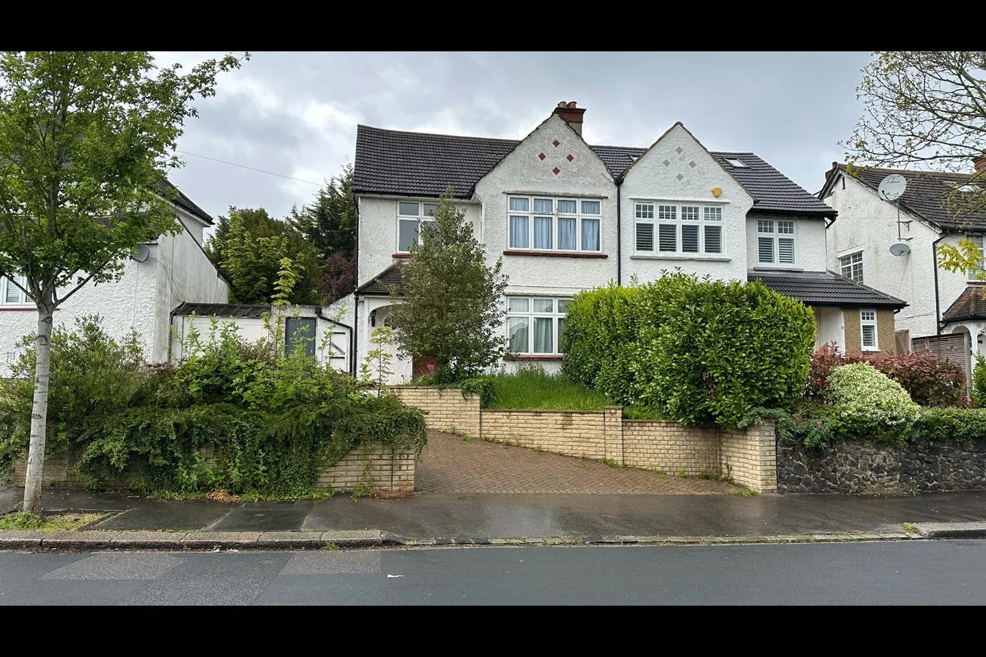 House Blenheim Park Road in Greater London