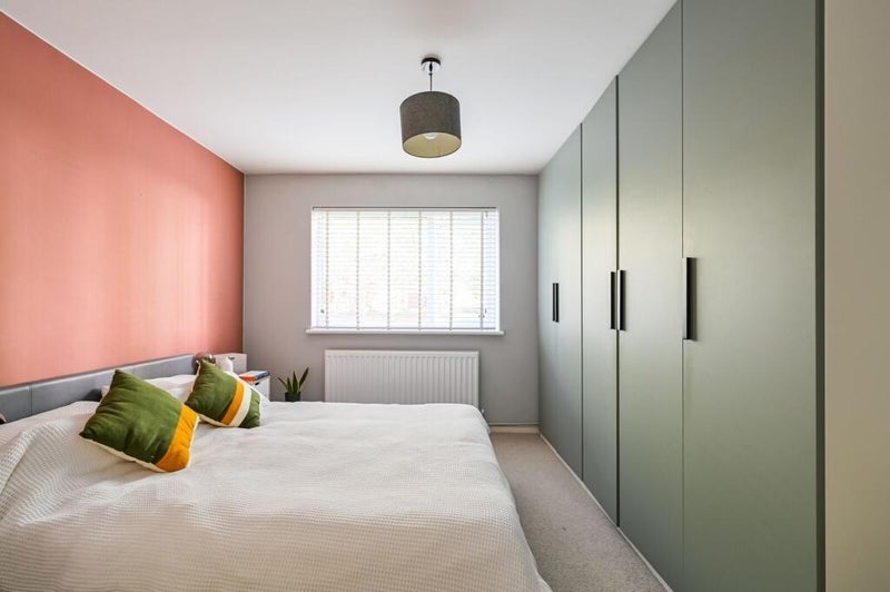 Flat William Guy Gardens in Greater London