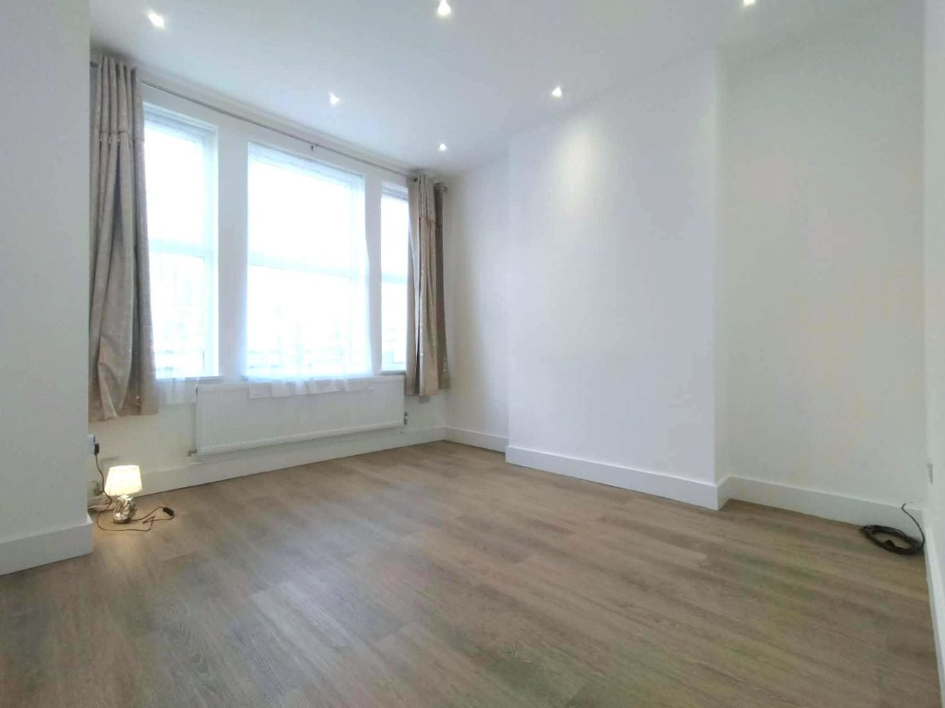 Flat Frome Road in Greater London