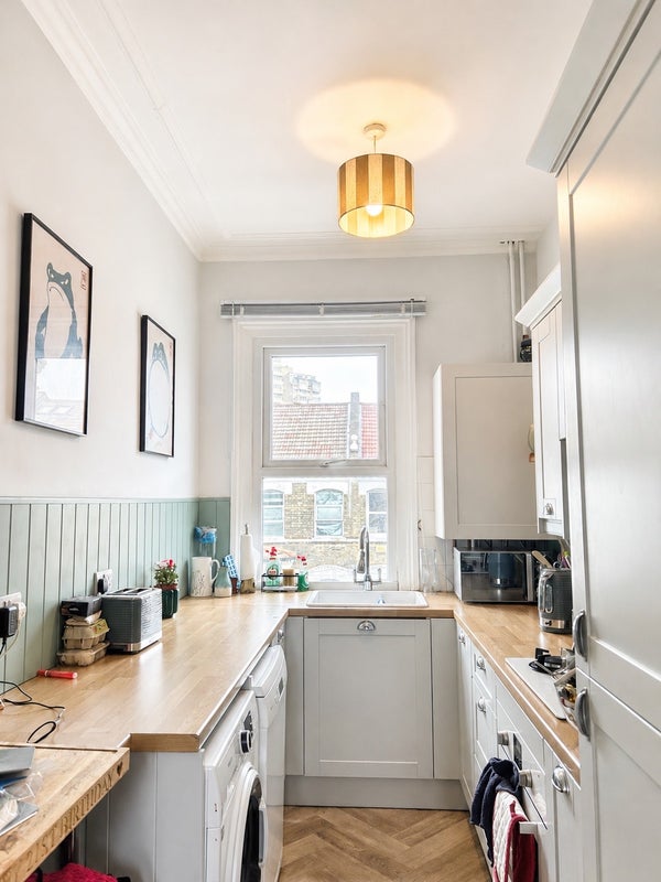 Room Atherfold Road in Greater London