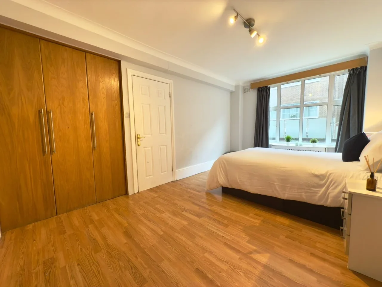 Room Park West Place in City of Westminster