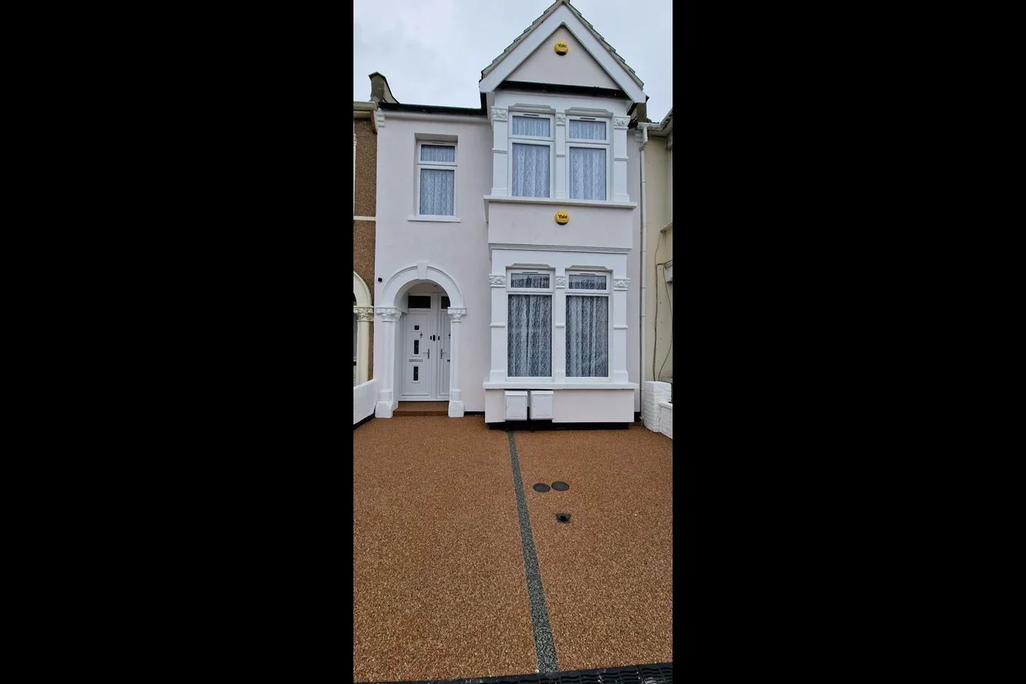 Flat Kimberley Avenue in Greater London