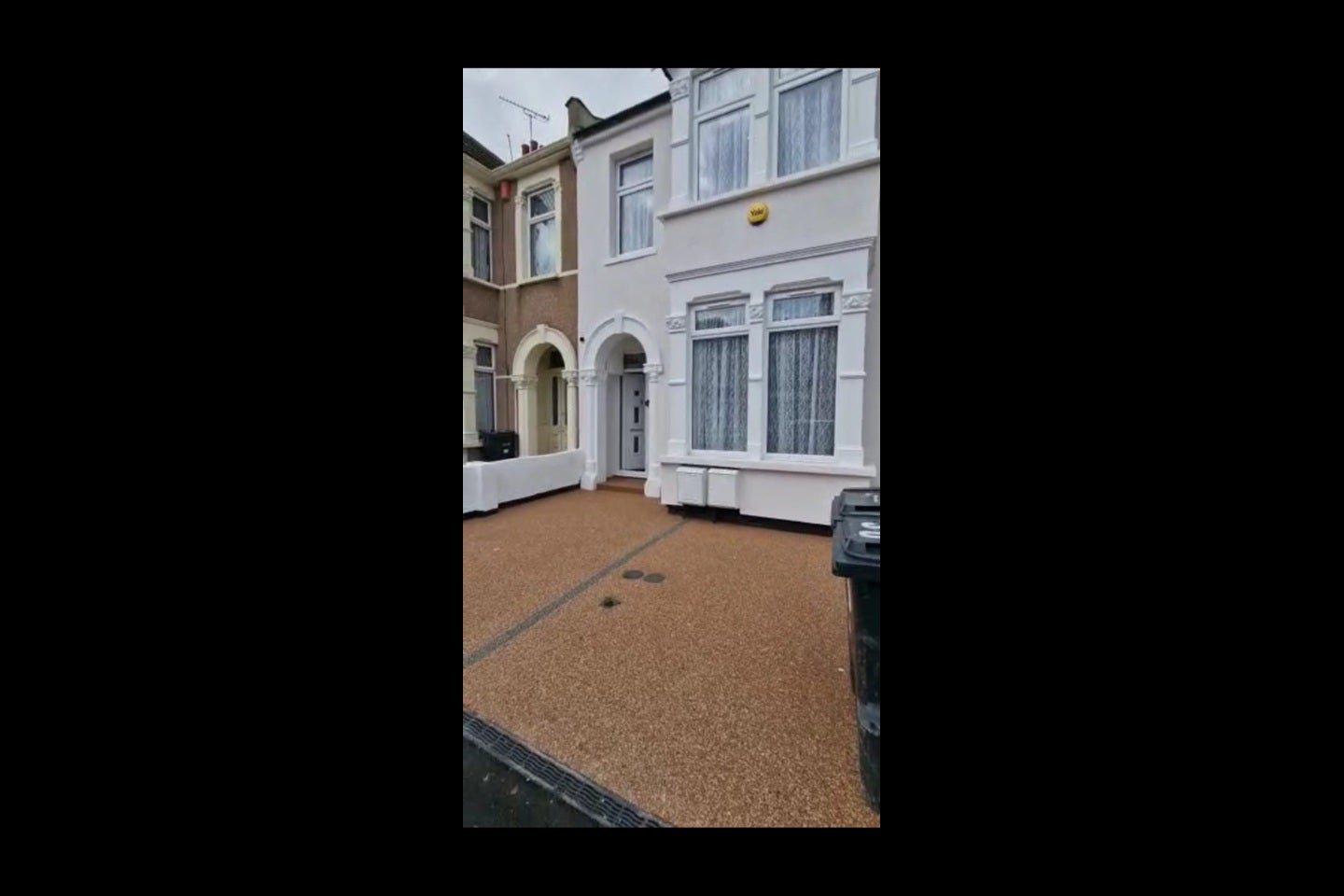 Flat Kimberley Avenue in Greater London